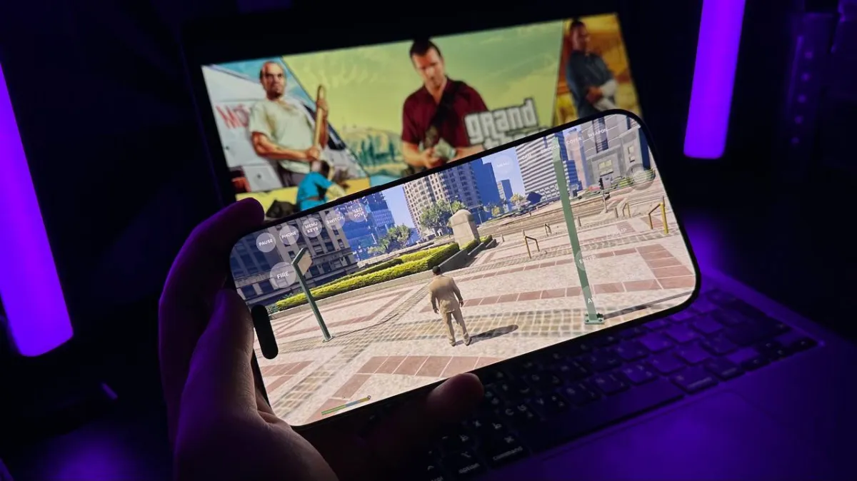 تعمل لعبة GTA V أصلاً على جهاز iPhone باستخدام GTA V Port المتوفر على متجر iKurd